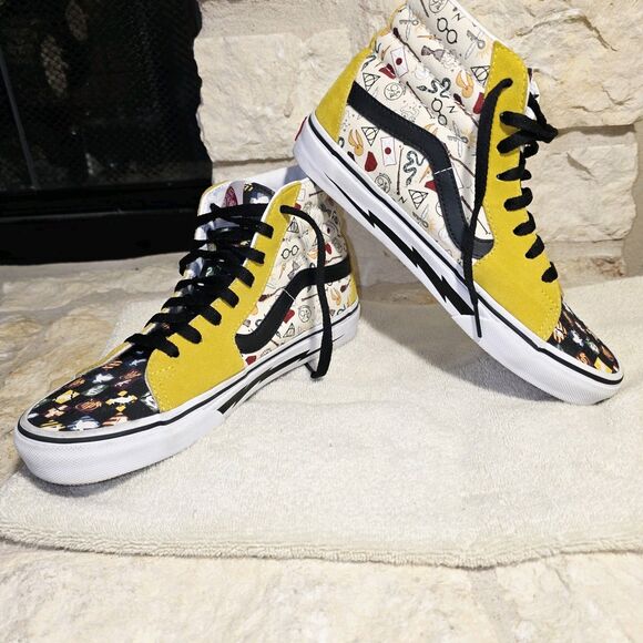 VANS Other - RARE Vans Customs x Harry Potter Symbols Old Skool Checker Off Wall Hufflepuff